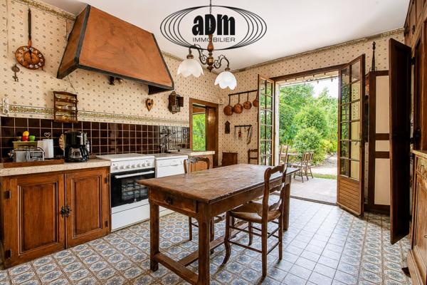 Maison
                                                                                                                                                                                                                                                                                                                        5 pièce(s)                                                                                                                                                                                                          4 chambre(s)                                                                                                                                                                                                          215  m²