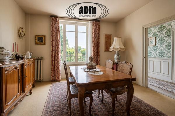 Maison
                                                                                                                                                                                                                                                                                                                        5 pièce(s)                                                                                                                                                                                                          4 chambre(s)                                                                                                                                                                                                          215  m²