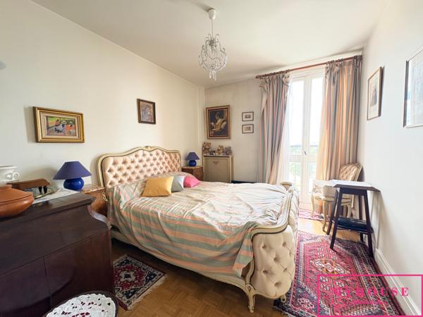 Appartement
                                                                                                                                                                                                                                                                                                                        4 pièce(s)                                                                                                                                                                                                          3 chambre(s)                                                                                                                                                                                                          78  m²