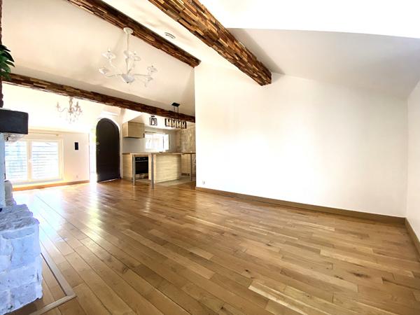 Appartement Nanterre 3 pièce(s) 55.92 m2 283 500 € **  - Référence  15494