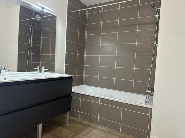 Location Appartement T3 avec deux parkings et terrasse
