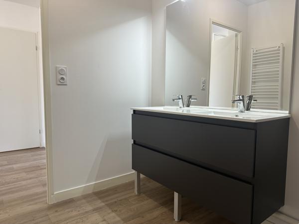 Location Appartement T3 avec deux parkings et terrasse