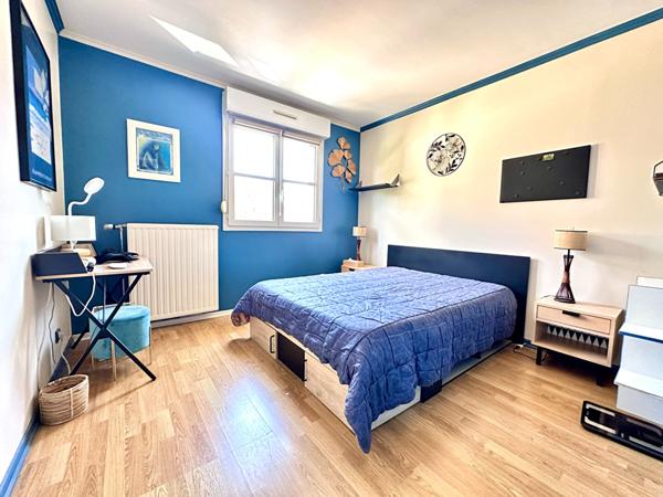 Pavillon 4 chambres centre Bussy, rare!!