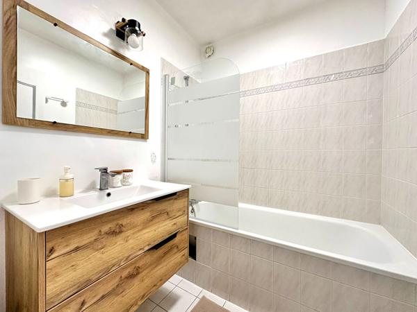 Pavillon 4 chambres centre Bussy, rare!!