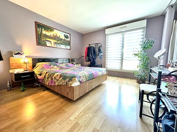 Pavillon 4 chambres centre Bussy, rare!!