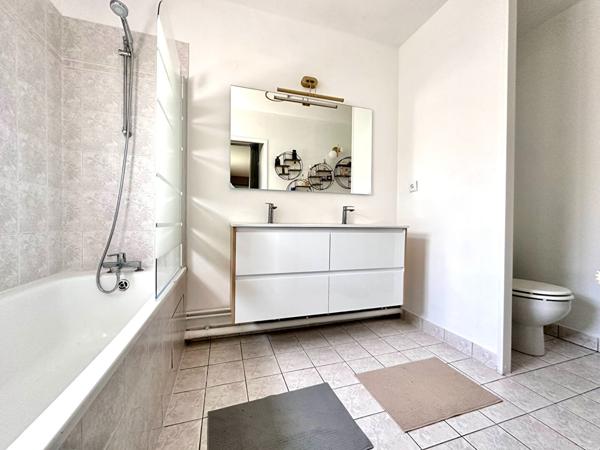 Pavillon 4 chambres centre Bussy, rare!!