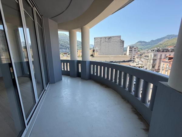 Appartement Bourgeois dans résidence de standing avec ascenseur