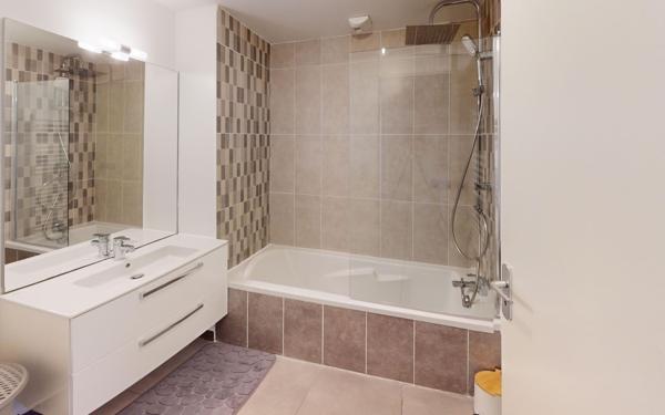 Appartement à louer    3 pièces •  Vaulx-en-Velin