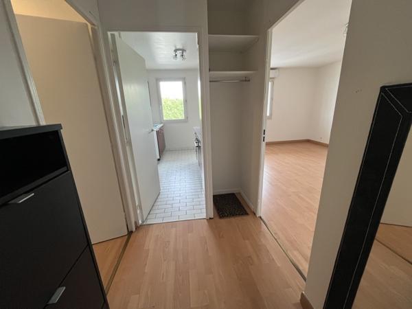 Appartement à louer 900 € CC Pontoise 2 p 49 m² DPE C