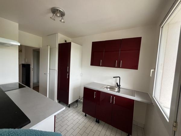 Appartement à louer 900 € CC Pontoise 2 p 49 m² DPE C