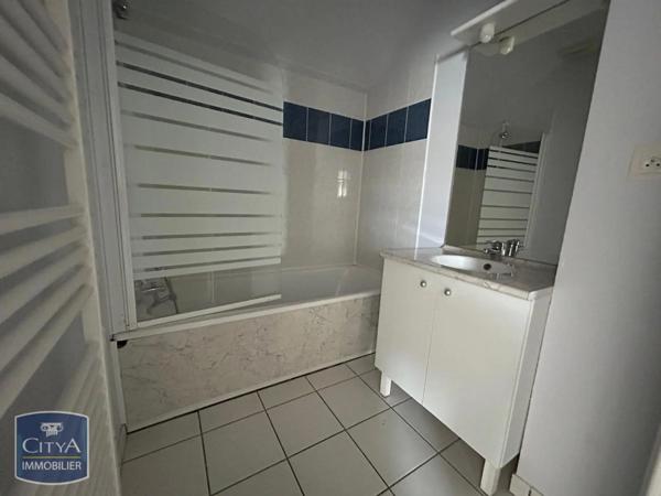 Appartement à louer 3 pièces 64m² Sablé-sur-Sarthe (72300)