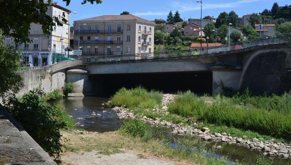 Immeuble 3 t3 à rénover - total 155 m²