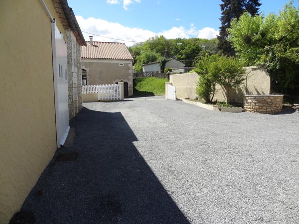 Maison Douzillac 177m2 avec dépendances