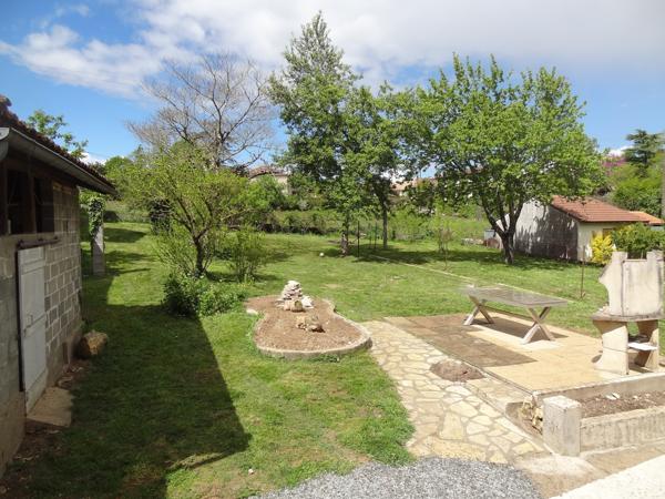 Maison Douzillac 177m2 avec dépendances