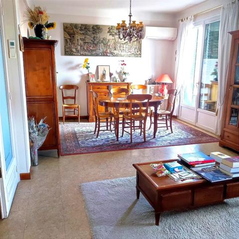 Centre ville - spacieux -beau potentiel