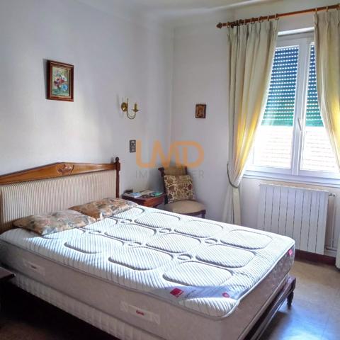 Centre ville - spacieux -beau potentiel