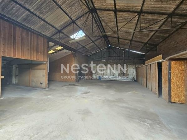 Box à louer secteur centre-ville de Fontenay-le-Comte 178m²