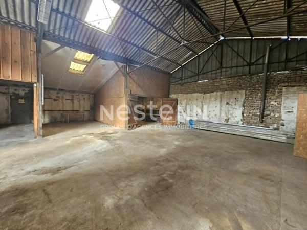 Box à louer secteur centre-ville de Fontenay-le-Comte 178m²