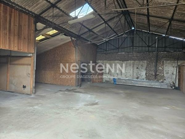Box à louer secteur centre-ville de Fontenay-le-Comte 178m²