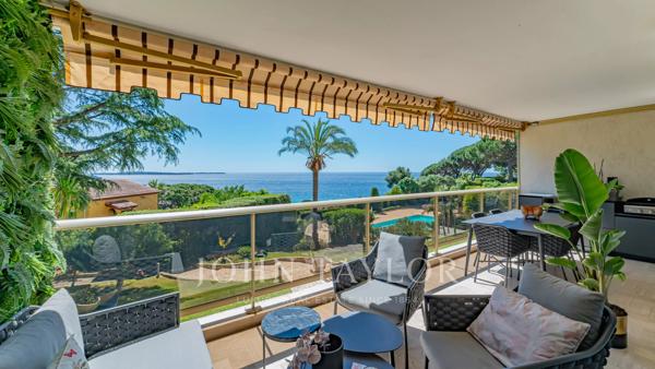 CANNES CROIX DES GARDES Vue Mer panoramique pour ce magnifique appartement rénové