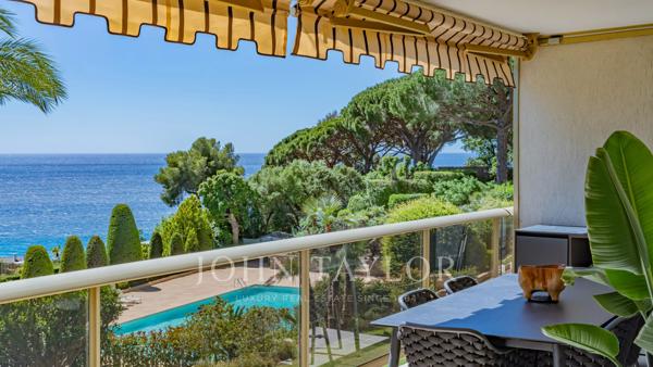 CANNES CROIX DES GARDES Vue Mer panoramique pour ce magnifique appartement rénové