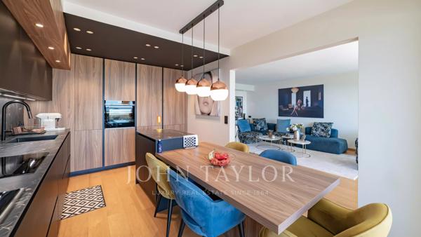 CANNES CROIX DES GARDES Vue Mer panoramique pour ce magnifique appartement rénové