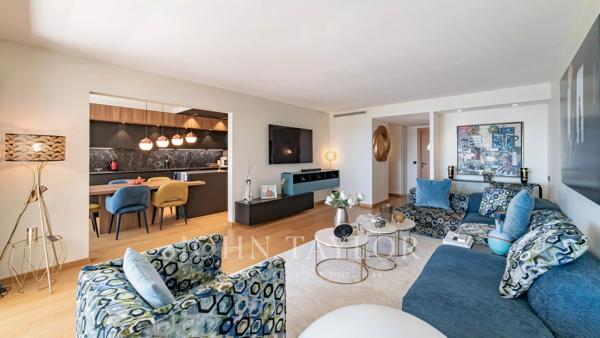 CANNES CROIX DES GARDES Vue Mer panoramique pour ce magnifique appartement rénové