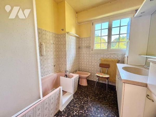 ÉTUDE TRENTE CINQ NOTAIRES DE VERN SUR SEICHE !

Située avenue de la Gare à VERN SUR SEICHE (...