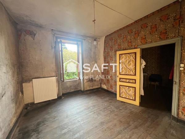Grande maison de caractère avec dépendance ! À Merlines !