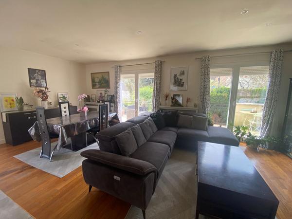 Maison Osny 6 pièce(s) 130 m2 €410 000 ** - Référence 10821