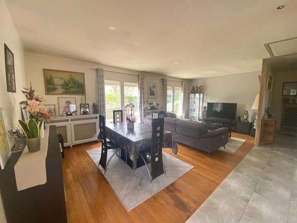 Maison Osny 6 pièce(s) 130 m2 €410 000 ** - Référence 10821