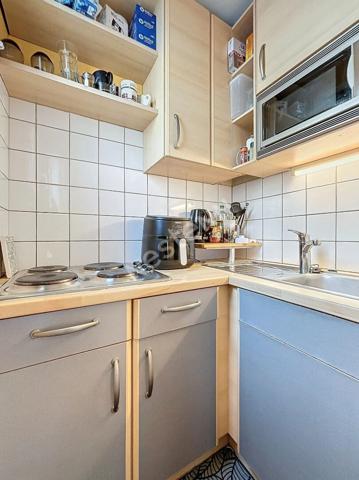 STUDIO - 20m2 - BALCON - QUARTIER BRETONNEAU - PARKING