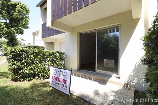 ROYAN - QUARTIER DU PARC - 200 PLAGE ET 100 M COMMERCES - CHARMANT T1 BIS AVEC TERRASSE