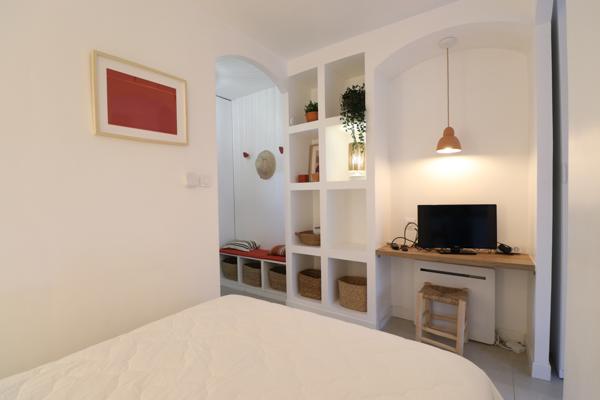 ROYAN - QUARTIER DU PARC - 200 PLAGE ET 100 M COMMERCES - CHARMANT T1 BIS AVEC TERRASSE