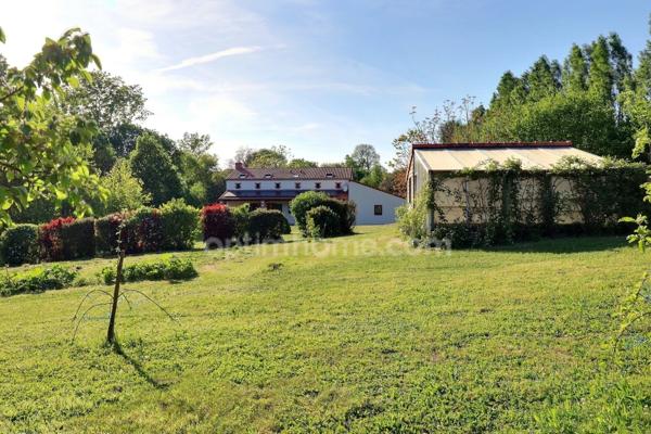 Propriété 10 pièces (8 chambres) 205m² à MONTREVAULT-SUR-EVRE