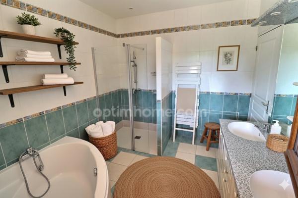 Propriété 10 pièces (8 chambres) 205m² à MONTREVAULT-SUR-EVRE