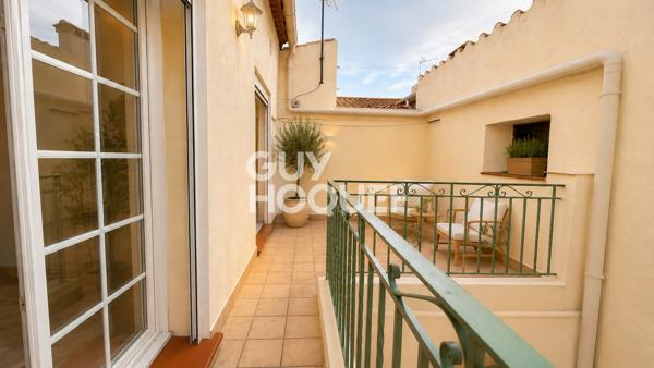 Elne · Maison de ville rénovée, cœur de centre · 215 000 €