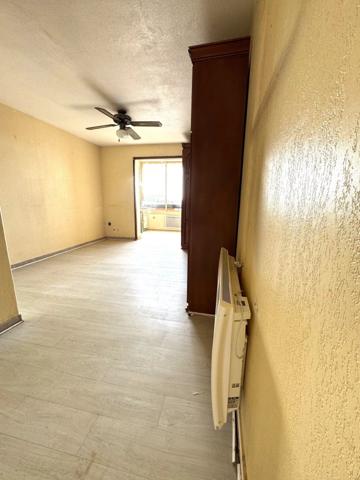 Vente                                                      Appartement
                        
                     1 pièces                      18 m2                     à La Londe-les-Maures