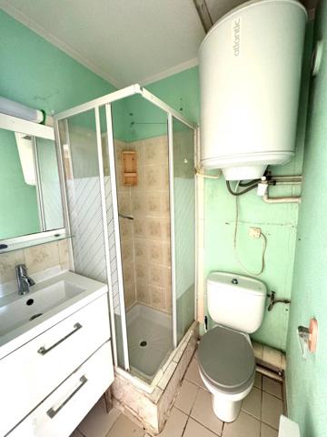 Vente                                                      Appartement
                        
                     1 pièces                      18 m2                     à La Londe-les-Maures