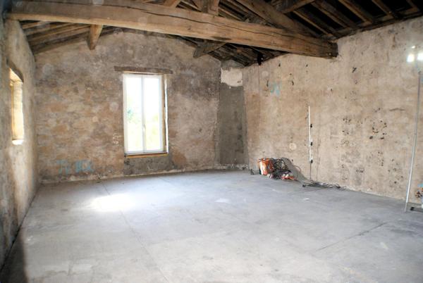 Maison à rénover entièrement, fort potentiel