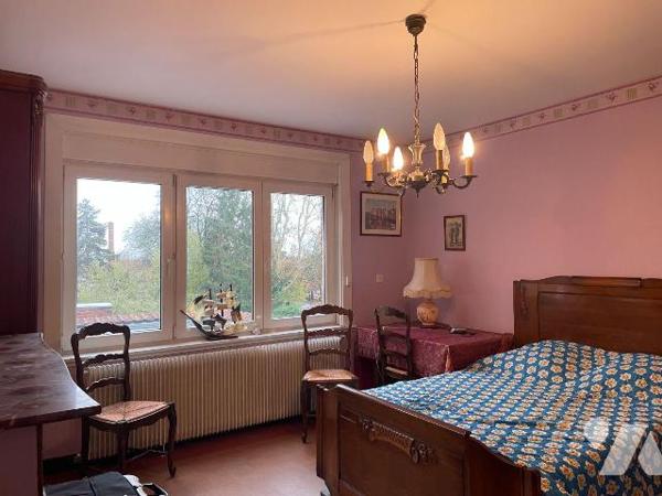 A VENDRE A BAILLEUL dans le Nord (59) : IMMEUBLE MIXTE COMMERCIAL ET HABITATION - EN CENTRE VIL...