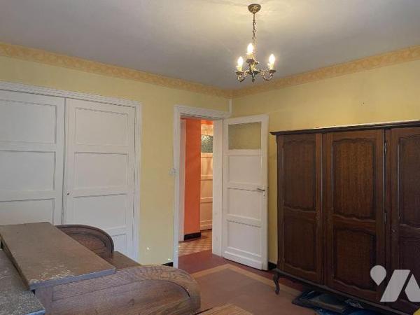 A VENDRE A BAILLEUL dans le Nord (59) : IMMEUBLE MIXTE COMMERCIAL ET HABITATION - EN CENTRE VIL...