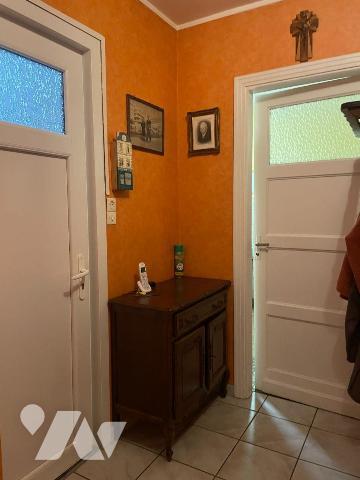 A VENDRE A BAILLEUL dans le Nord (59) : IMMEUBLE MIXTE COMMERCIAL ET HABITATION - EN CENTRE VIL...