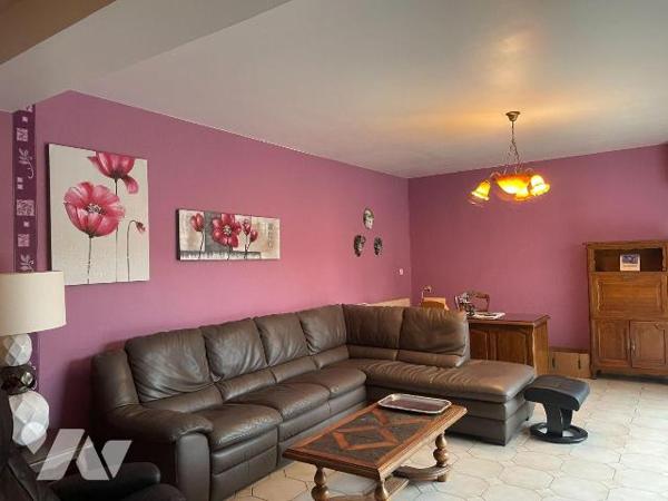 A VENDRE A BAILLEUL dans le Nord (59) : IMMEUBLE MIXTE COMMERCIAL ET HABITATION - EN CENTRE VIL...