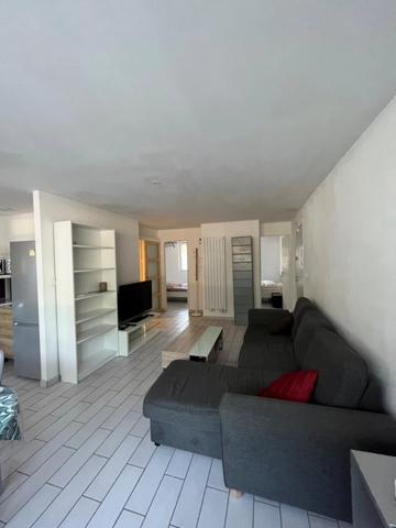 Location                                                      Appartement
                        
                     3 pièces                      52 m2                     à Montpellier