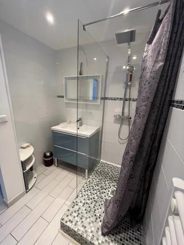 Location                                                      Appartement
                        
                     3 pièces                      52 m2                     à Montpellier