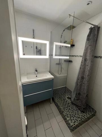 Location                                                      Appartement
                        
                     3 pièces                      52 m2                     à Montpellier