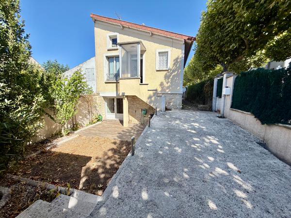 Maison Champigny-sur-Marne - 4 pièces - 89.27 m² habitable - parcelle de 253 m²