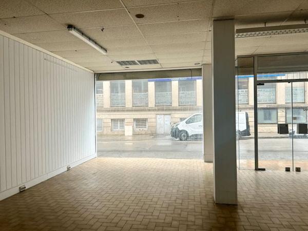 Location Local commercial 1 pièce 96.8 m² - 2 RUE AUGUSTE NAYEL Lorient 56100