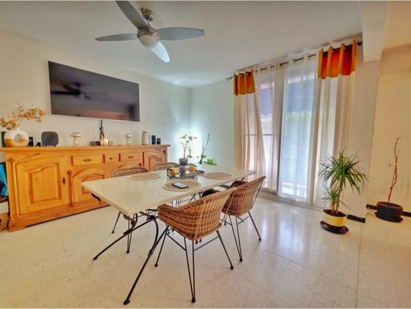 Arles (13200) Spacieux appartement moderne à Arles.